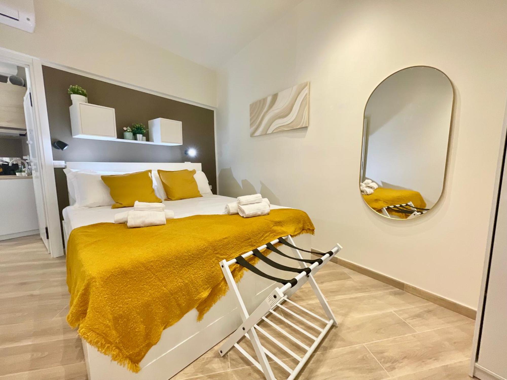 Happy Family Apartments Incantesimo Генуя Экстерьер фото