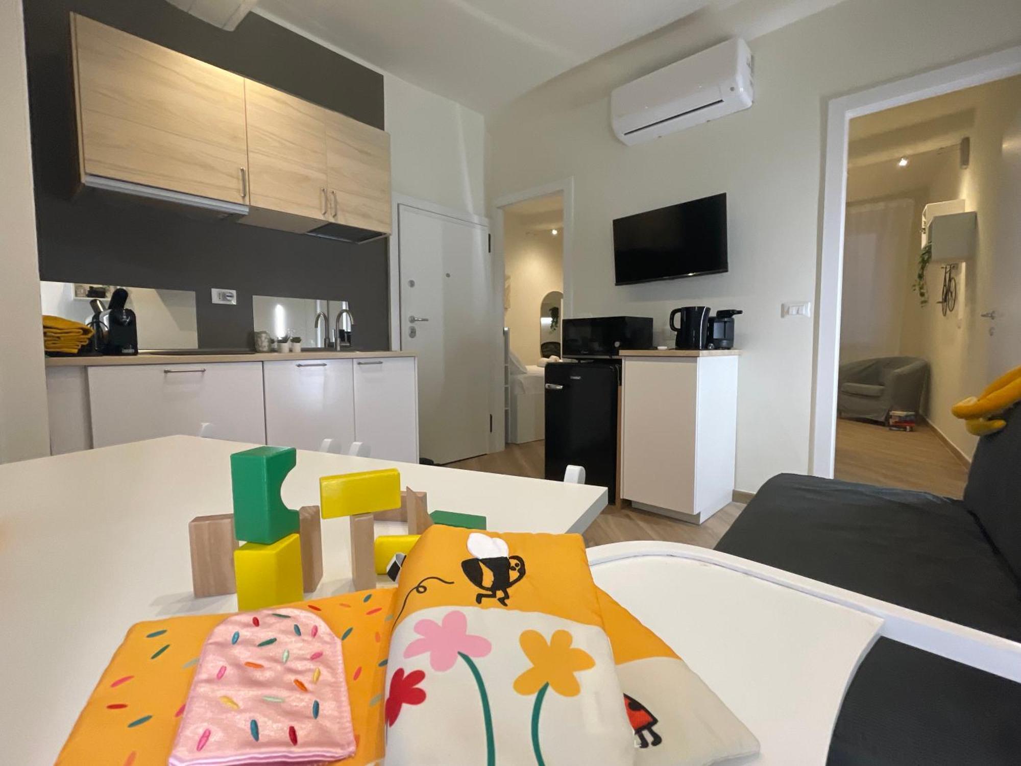 Happy Family Apartments Incantesimo Генуя Экстерьер фото